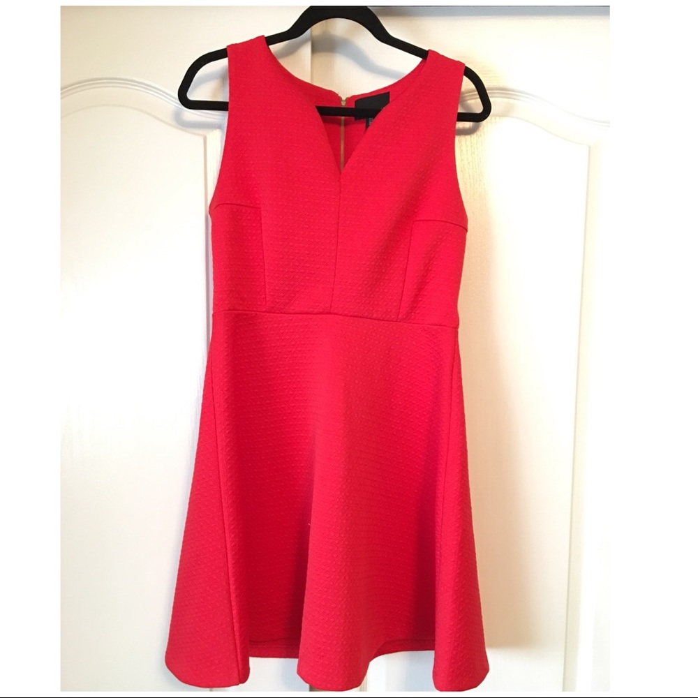 Beautiful Cynthia Rowley red dress.💃